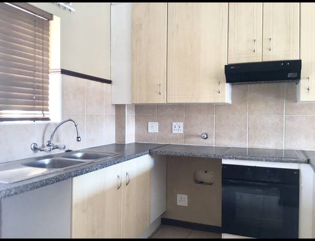 2 BEDROOM APARTMENT TO LET IN MOOIKLOOF RIDGE